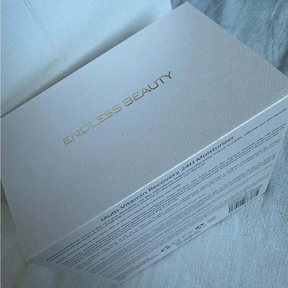 NIB D’OR24K Multi-Vitamin Recovery 24H Moisturizer {1.7 FL OZ} - Picture 4 of 10